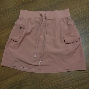 Woman,skit,sport shorts.